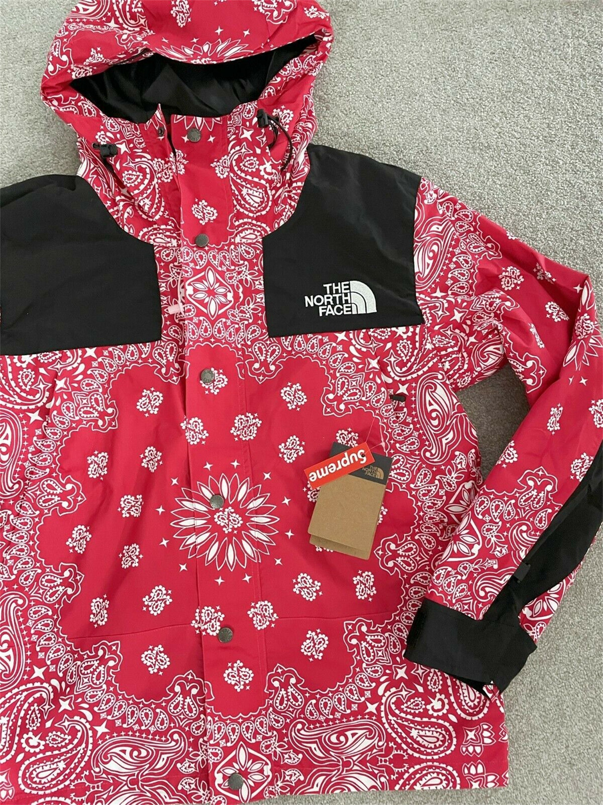Supreme X the North Face Red Bandana Mountain Parka Coat Size