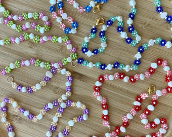 Pearl Beaded Necklace, Daisy Necklace, Beaded Necklace, Pearl Necklace, Beaded Choker, Beaded Flower and Pearl Necklace, Flower Necklace