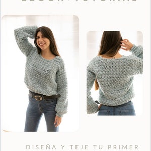 Puede incluir: Un suéter de crochet azul claro con cuello redondo y mangas largas. El suéter se muestra en una modelo que lleva jeans azules y un cinturón negro.
