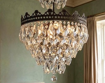 Antyczny francuski żyrandol kryształowy w stylu empire – oświetlenie z mosiądzu w stylu vintage z połowy XX wieku