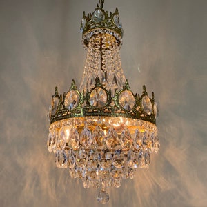 Antique / Vintage Brass & Crystals Chandelier Lighting, Antique Chandelier Light Fixtures, French Chandelier Ceiling Lamp from 1950s.