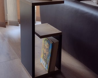 Schmaler Nachttisch mit Regal – Moderner Beistelltisch, Design-Nachttisch für Schlafzimmer, Kompakter Nachttisch aus Holz