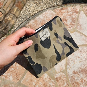 Kosmetiktasche Militärmuster, Kleine Tasche, Geschenk für Ihn, Fleckentarn Kosmetiktasche, Tasche mit Grün Schwarzem Muster, SandvossDesign
