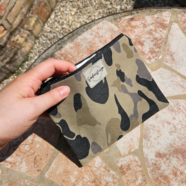 Kosmetiktasche Militärmuster, Kleine Tasche, Geschenk für Ihn, Fleckentarn Kosmetiktasche, Tasche mit Grün Schwarzem Muster, SandvossDesign