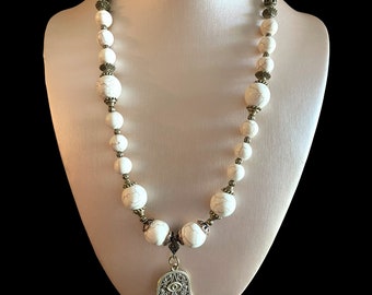 Howlite •Hamsa •Boho Chic • Spirtual • Gemstone •Ladies Necklace