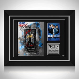 Cornice personalizzata con licenza Studio Blue Bloods Script Limited Signature Edition