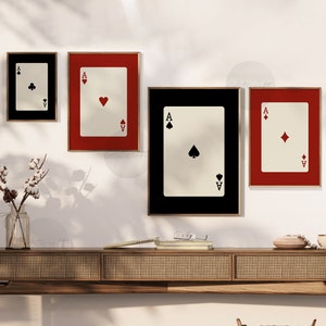 Set di stampe di carte da gioco con 4 assi, stampe artistiche nere e rosse, carte da parati artistiche, arte preppy digitale stampabile, poster retrò di tendenza di metà secolo