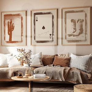Es lebe die Cowgirls Druck 3er Set, Stiefel, schwarz beige digitale Wandkunst, neutrales Mädchen aus dem Süden Poster Ace of Spades, Kaktus
