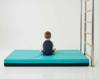 Turquoise Gymnastics Crash Mat: Non-Slip Landing Pad for Kids