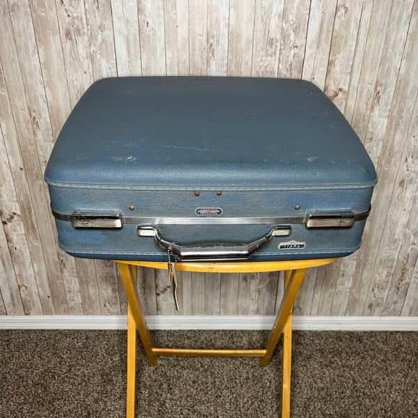 Vintage American Tourister Tiara WardroFold Hardshell Suitcase Luggage Blue, 21 Inch Old Retro Suitcase for Travel Display or Prop, No Key