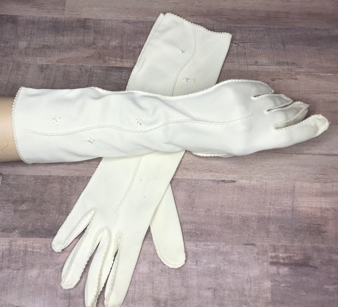 chinese dress ladies 1950s White Nylon Cuffed Gloves / 50s Cocktail Gloves Eyelet Lace Ruff   RareJule Vintage