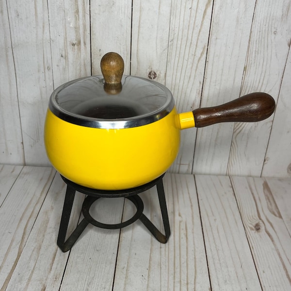 Vintage 1970s Fondue Pot in Bright Yellow with Silver Lid, Wood Handle, Sterno Stand, MCM Enamel Fondue Pot, Retro Fondue Pot