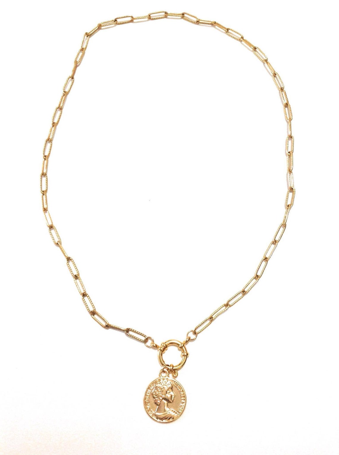 Collana con pendente a forma di moneta bianca e perla con chiusura a scatto: catena in acciaio inossidabile con graffetta, due misure - Italia