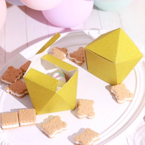 25 Pack | Gold Glittered Wedding Favor Boxes, Party Favor Gift boxes, Wedding Favors, Boxes for Candy - 3&quot;x4&quot; Geometric Shape