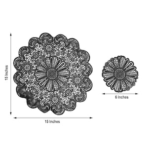 Puede incluir: Dos doilies de crochet negro, uno con un di&aacute;metro de 15 pulgadas y el otro con un di&aacute;metro de 6 pulgadas.