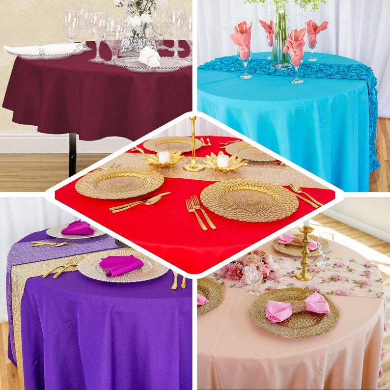 Op de afbeelding: Vijf verschillende tafelkleden in verschillende kleuren, waaronder bordeauxrood, turquoise, rood, paars en beige. Elk tafelkleed is gedekt met gouden onderborden, servetten en tafeldecoraties.