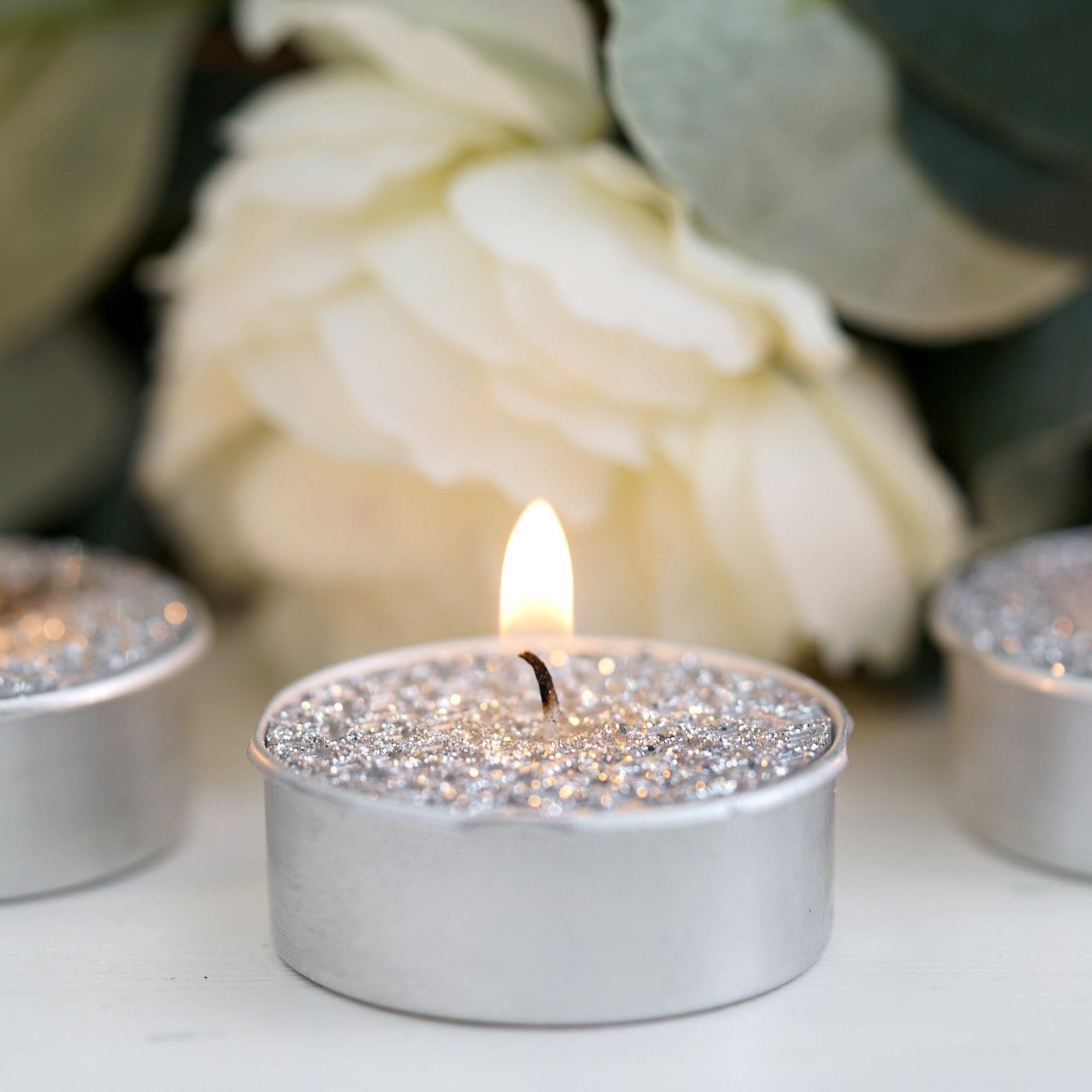 Velas de té brillantes (paquete de 24) | Velas decorativas blancas sin  perfume que iluminarán tu hogar, boda, cena y cualquier ocasión especial 