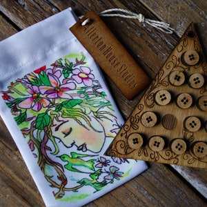 Button Solitaire - Blossom Girl