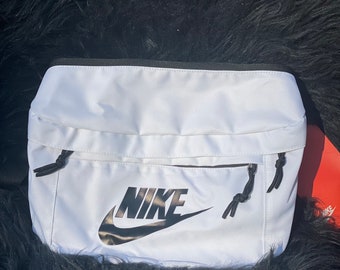 have a nike day fanny pack