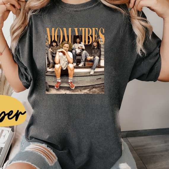 Comfort Colors 90’s Mom Vibes Tshirt, Sitcom Mom Vibe Shirt, Cool Mom Shirt, Sarcastic Moms Tshirt, Viral Mom Vibes Tshirt, Cool Mom Gift