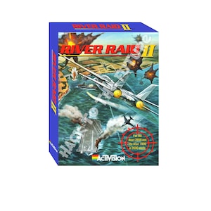 Può includere: Una scatola blu con un'immagine rossa e bianca di un aereo da combattimento che vola sopra un'area d'acqua. La scatola è per le console per videogiochi Atari 2600 e Atari 7800. Il testo sulla scatola recita "River Raid II" e "Activision".