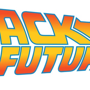 K&ouml;nnte beinhalten: Ein Logo mit dem Text "HACK TO THE FUTURE" in einem stilisierten, orange-gelben Farbverlauf mit blauen Konturen. Das Design erinnert an ein Retro-Filmposter, vor wei&szlig;em Hintergrund.
