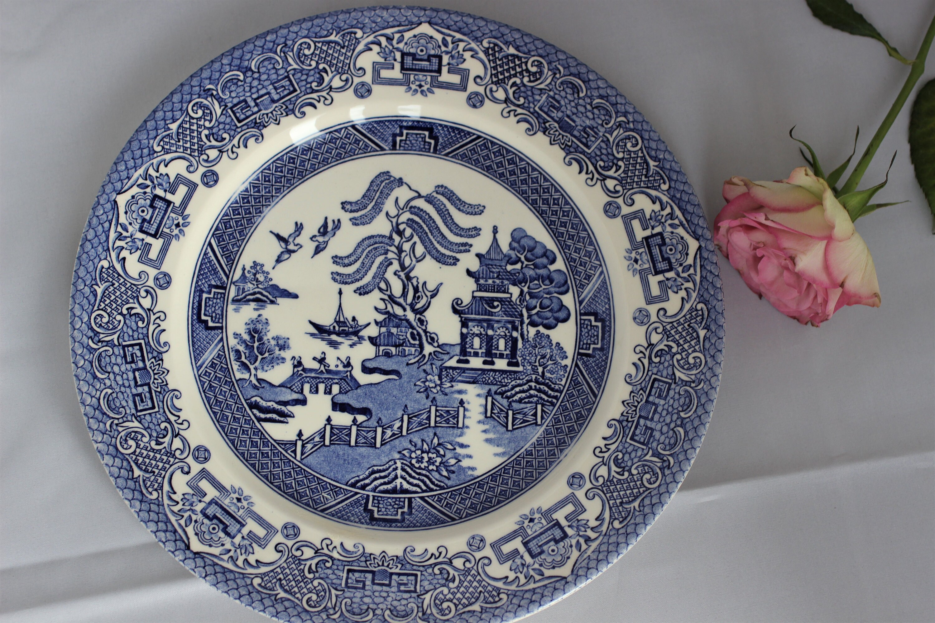 Willow pattern Dinner plate/EIT Etsy