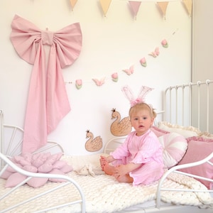 Houten zwaan decoratie, kinderkamer wanddecoratie voor meisjes, gepersonaliseerd geboortebord, houten gans, boho kinderkamer decoratie, verjaardagscadeau