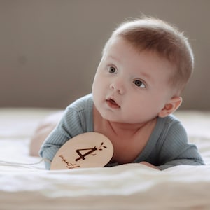 Indicatori di traguardo mensile con palloncino per bambini, regalo per la mamma in attesa, biglietti di pietra miliare per bambini, regalo di gravidanza, regali per baby shower, foto di bambini