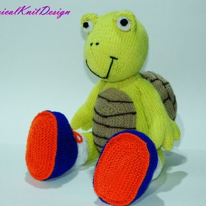 Jugi the tortoise - knitting pattern soft toys - amigurumi animals toys - turtles