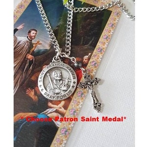 Choisissez une médaille et une breloque pour saint patron, une médaille pour saint patron avec carte de prière, saint François Xaxier, saint Maximilien Kolbe, pape Jean-Paul 11, miséricorde divine,