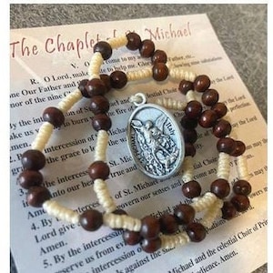 St. Michael Chaplet, St. Michael Erzengel Holz Chaplet, spezielle Gebetskette, Wie man die Chaplet Karte betet, Naturholz Rosenkranz