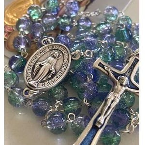 Miraculous Medal Glass Rosary, Two Tone Blue and Green Miraculous Medal Prayer Beads, Double Side Miraculous Medal in Latin with Prayer Card