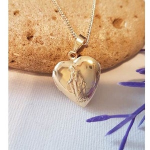 Miraculous Medal Locket,18K Gold Filled Heart Locket,Gold Heart Pendant with Virgin Mary,Photo Locket Heart Necklace,Gold Blessed Mother