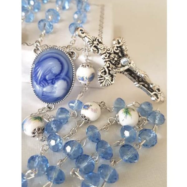 Blue Cameo Mère et Enfant Rosaire / Vierge Marie et Bébé Jésus Cameo Rosaire / Céramique bleue et Rosaire de cristal avec Cameo Image / Cadeaux pour maman