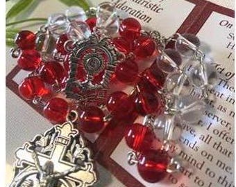 Coroncina dell'Adorazione Eucaristica, Come pregare la Coroncina, Rosario dell'Adorazione Eucaristica con carta di preghiera, Coroncina per la lettura privata