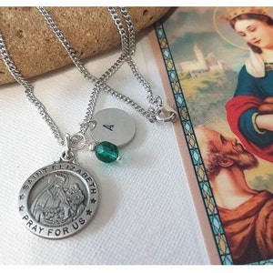Medalla católica de Santa Isabel de Hungría/Santa Isabel de peltre, patrona de las viudas, las novias y los niños enfermos/Dijes de piedra de nacimiento personalizados