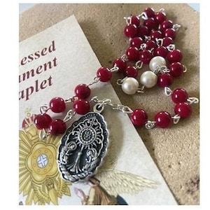 Das Allerheiligste Sakrament Chaplet, Erstkommunion Geschenke, Kommuniongebete, Chaplet mit Gebetskarte, Eucharistiefeier, Sakramente Geschenke