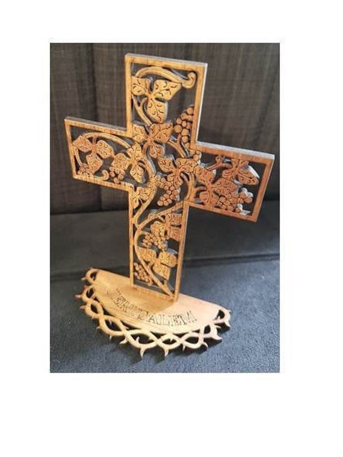 Spezielle Soli Holz Kreuz mit Reben Bild. Stehend kleine