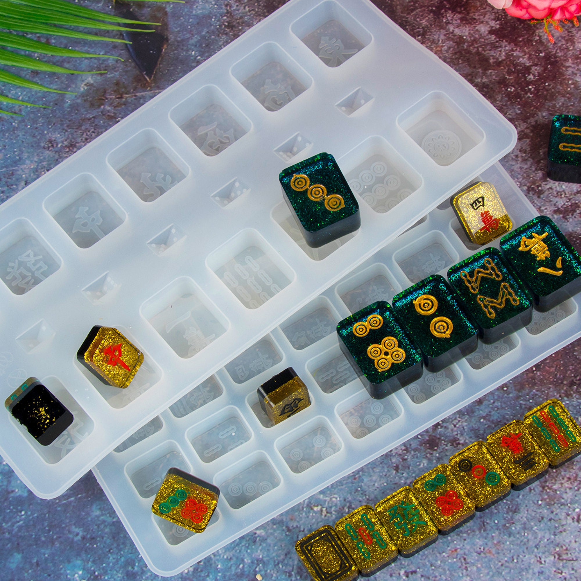 Caixa em madeira com jogo Mahjong em resina, 2ª metade séc. XX