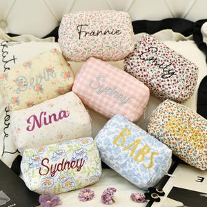 Personalized floral embroidered cosmetic bag with floral pattern, can be used as bridesmaids, bridal shower, travel organizer,Christmas gift