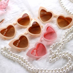 Trendige herzförmige Sonnenbrille für die Braut, einzigartige Brautjungferngeschenke, Junggesellenabschiedsgeschenke, kundenspezifische Herz-Sonnenbrille