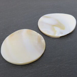 Round Freshwater focal Shell  Pendant - 45mm - Circle - Hole- 1.9mm - Pack of 2