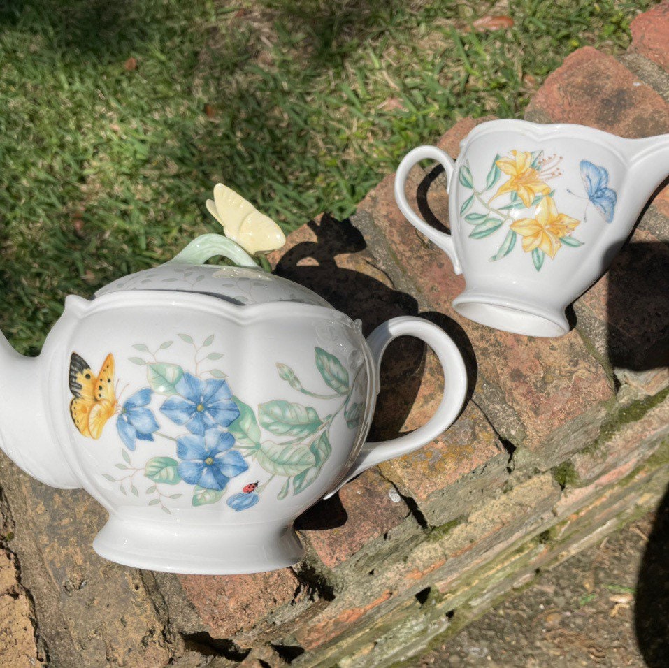 Lenox Butterfly Meadow Complete Tea Set Tea Cups Tea Saucers Tea Pot