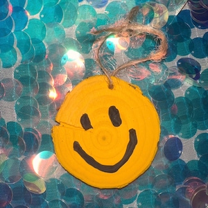 handmade preppy minimalist smiley face mixed media  wooden round painted acrylic wall hanging ornament
