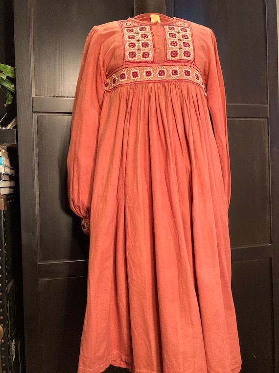 Hand embroidered Indian vintage dress - image 1