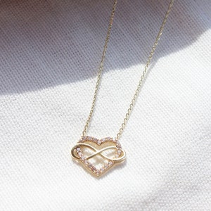 14K Solid Gold Verflochten Herz und Unendlichkeit Symbol Halskette, Eternity Eternal Love Anhänger, Infinite Love Layering Halskette, Geschenk für Sie