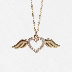 Collar de corazón con alas de ángel de oro macizo de 8 quilates, colgante minimalista de ángel guardián pequeño, collar de amor con corazón volador diminuto, regalo de San Valentín para ella