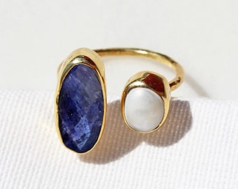 Raw Sapphire and Baroque Pearl Adjustable Ring, 14K Gold Plated Hammered Silver Pearl Ring, September Birthstone, Natural Blue Gemstone Ring