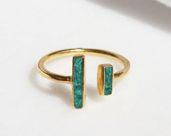 Raw Emerald Double Bar Ring, Modern Two Bars Ring, T Shaped Geometric Ring, Green Gemstone Adjustable Bolt Ring, Simple Everyday Jewelry